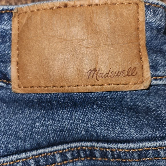 Madewell Curvy Perfect Vintage Straight Jean Size 29T Medium Wash 5 Pocket Style - Picture 8 of 14